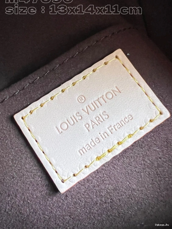 VUITTON LOUIS Just Case-13*14*11.5CM In 0427